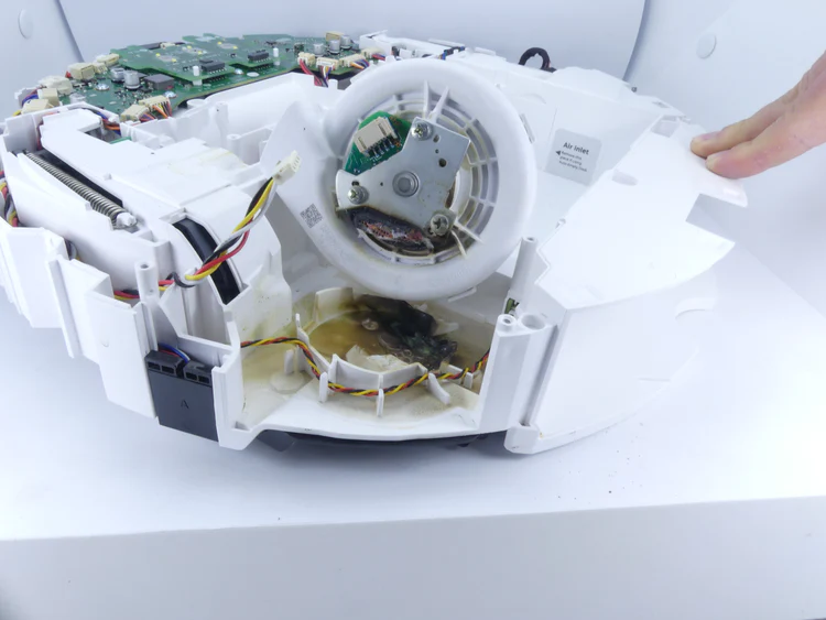 Über 100.000 Ersatzteile am Lager